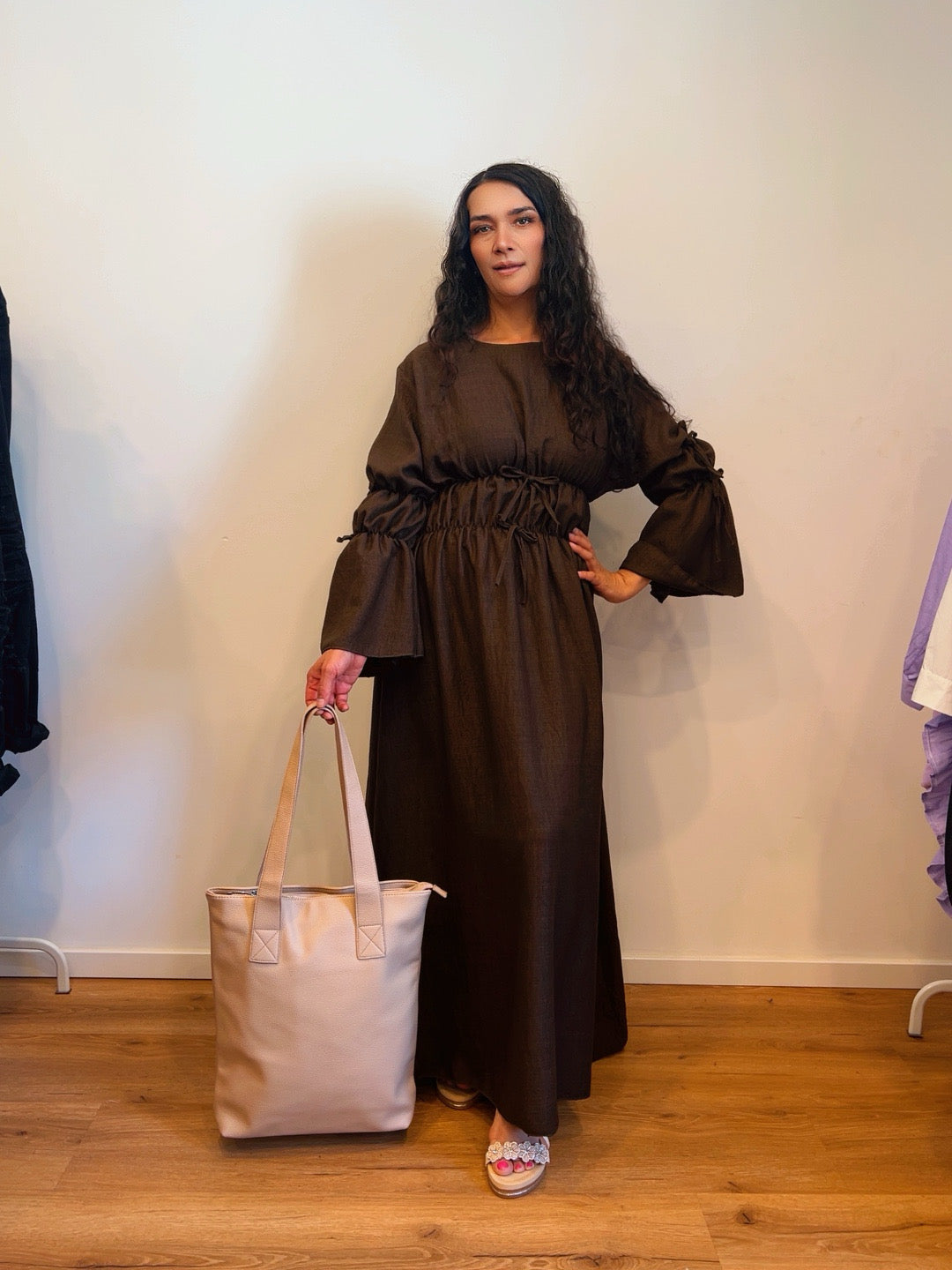 Kleid mit Ärmeln